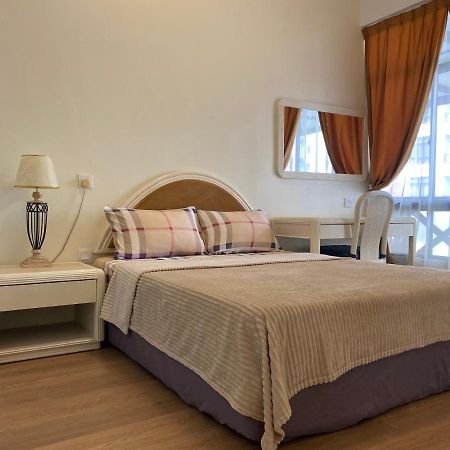Lovely 1-Bedroom Condo With Facilities Malacca Buitenkant foto